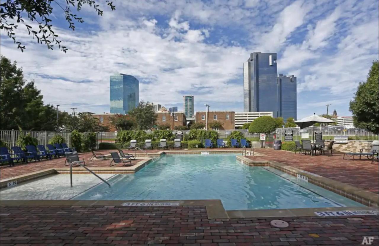 Cowboy Live, Laugh, & Loft Fort Worth 2 Bedroom Loft Downtown Eksteriør billede