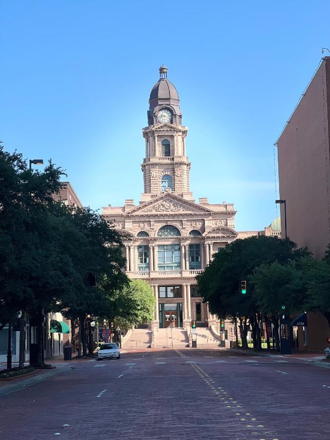 Cowboy Live, Laugh, & Loft Fort Worth 2 Bedroom Loft Downtown Eksteriør billede