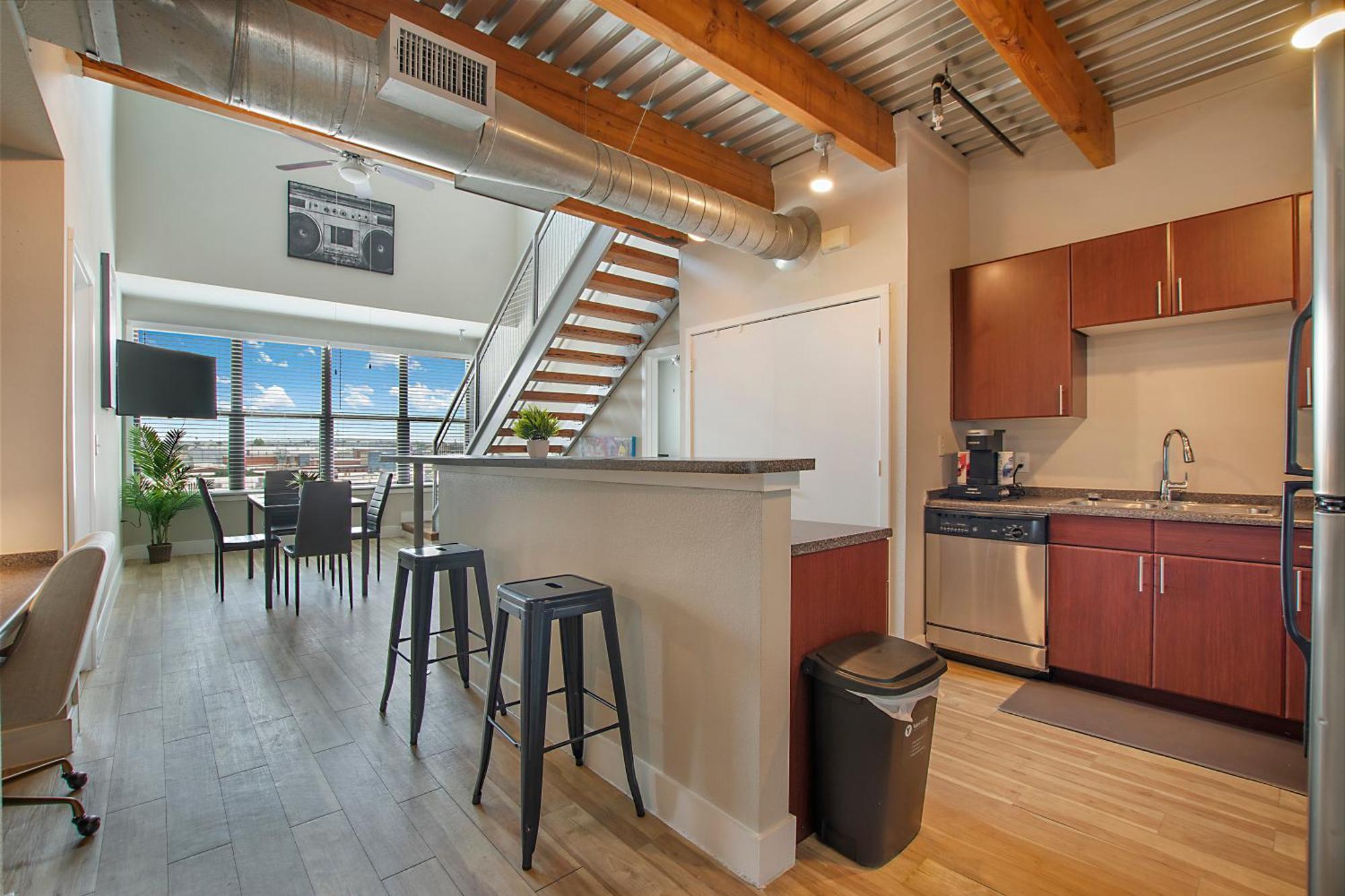 Cowboy Live, Laugh, & Loft Fort Worth 2 Bedroom Loft Downtown Eksteriør billede